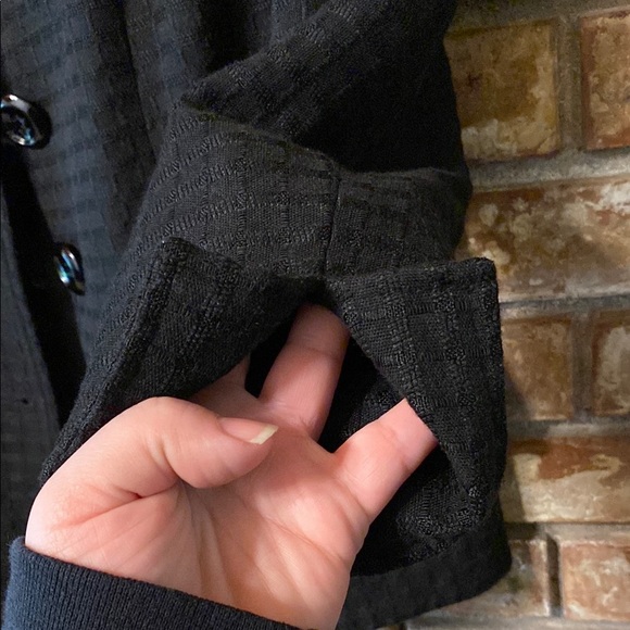 Investments Black Blazer with Notched Lapels and Structured Design - Picture 6 of 11